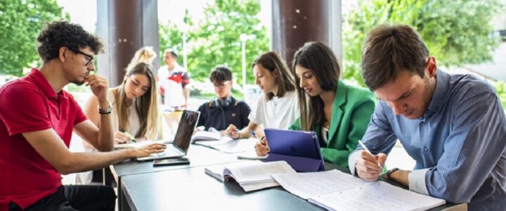 Presentazione del Corso di Laurea in Scienze dell’Educazione e della Formazione – a.a. 2026-2027 Presentazione del Corso di Laurea in Scienze dell’Educazione e della Formazione – a.a. 2026-2027